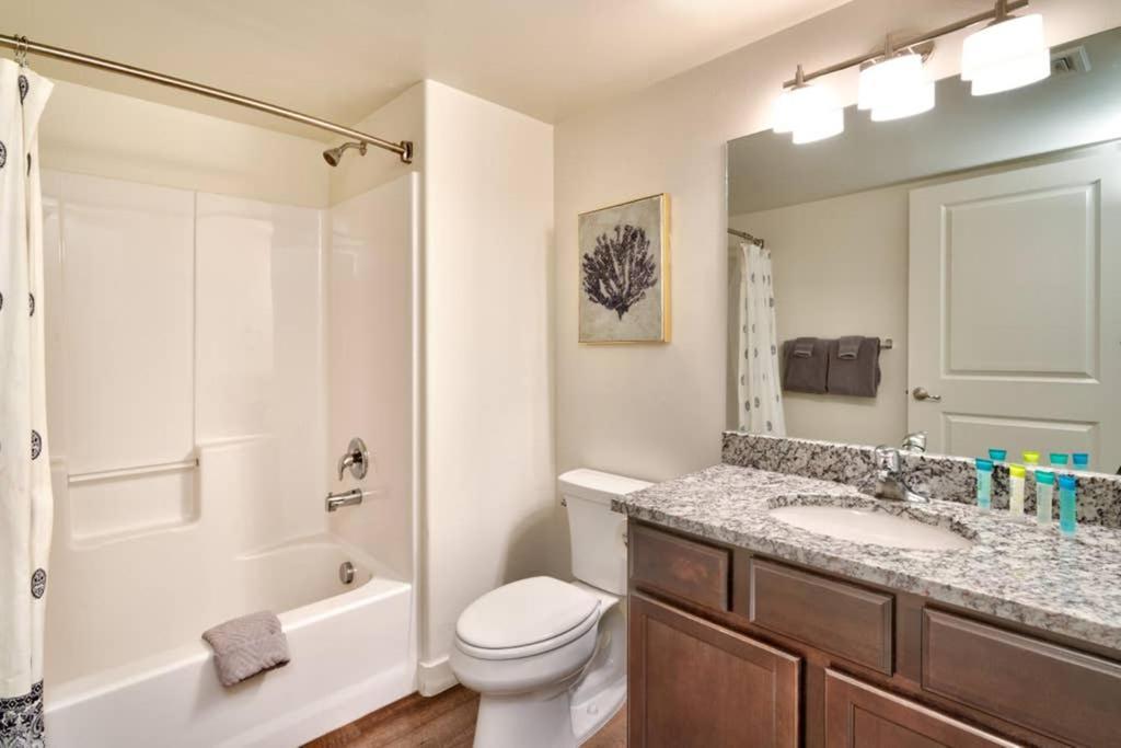 5J Top Floor Redcliff Condo, Pool & Hot Tub Moab Exterior photo